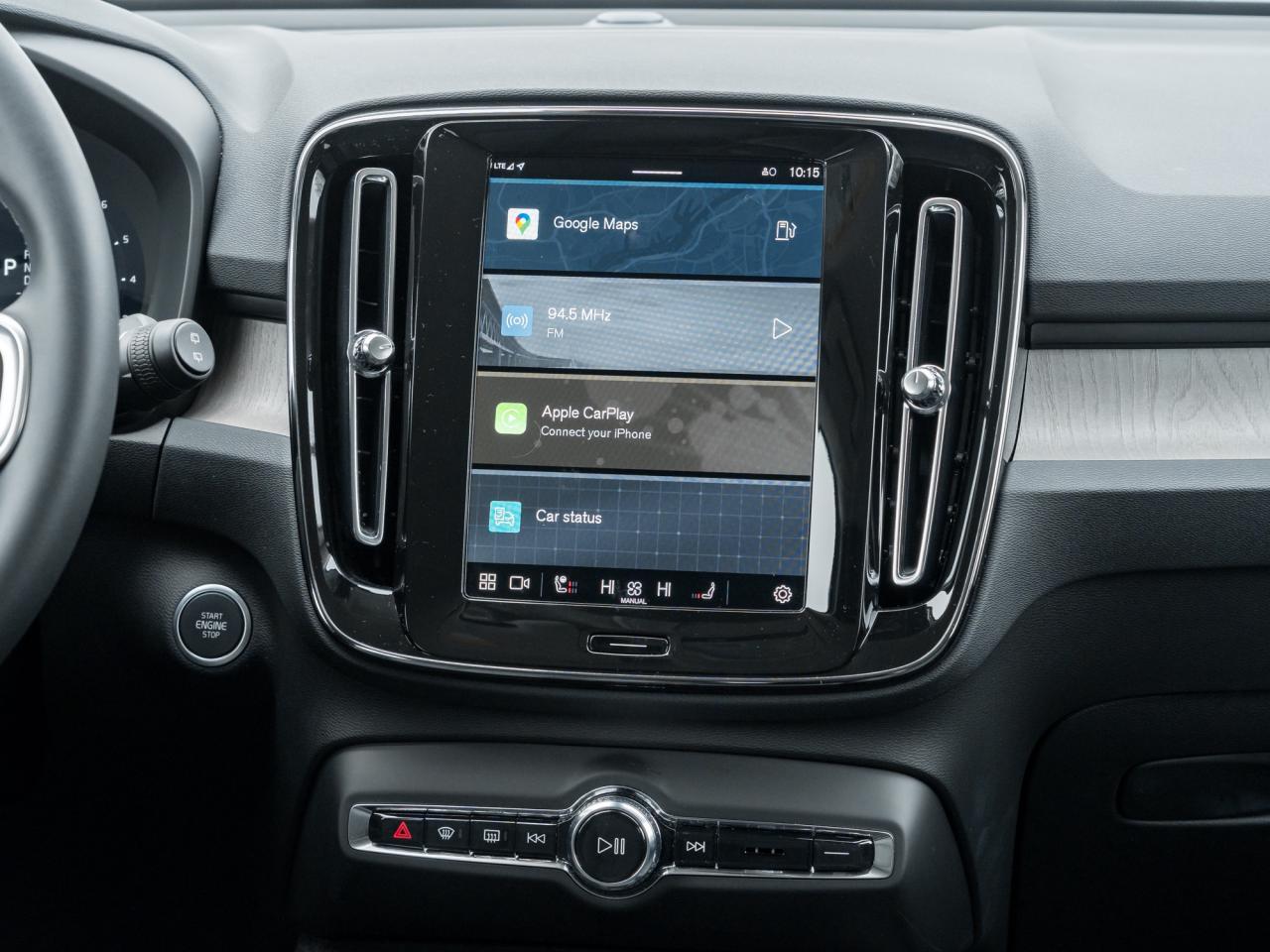 2025 Volvo XC40 B5 AWD Core Bright Theme  CPO FIN RATE 3.49%*-4%* Photo