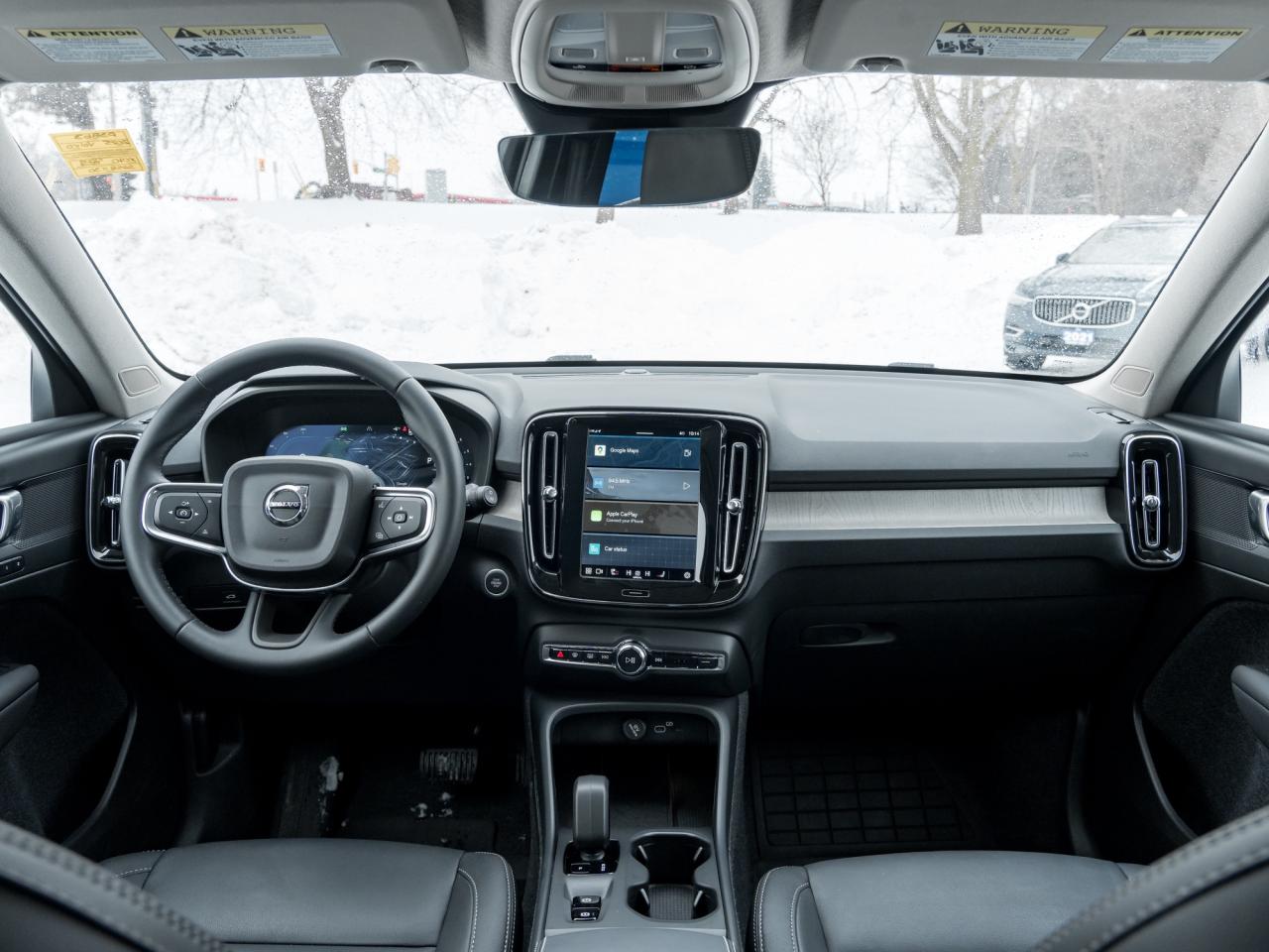 2025 Volvo XC40 B5 AWD Core Bright Theme  CPO FIN RATE 3.49%*-4%* Photo