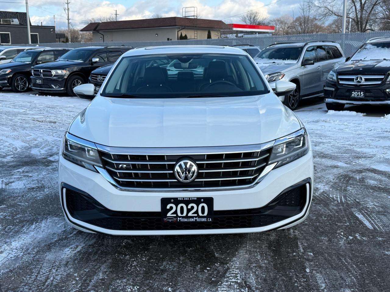 2020 Volkswagen Passat Execline R-Line  ACCIDENT FREE 1-OWNER MINT Photo