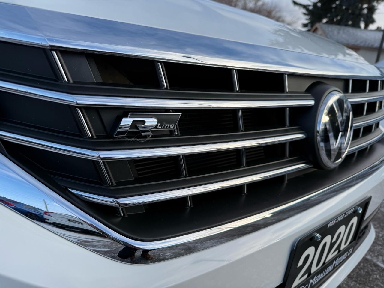 2020 Volkswagen Passat Execline R-Line  ACCIDENT FREE 1-OWNER MINT Photo