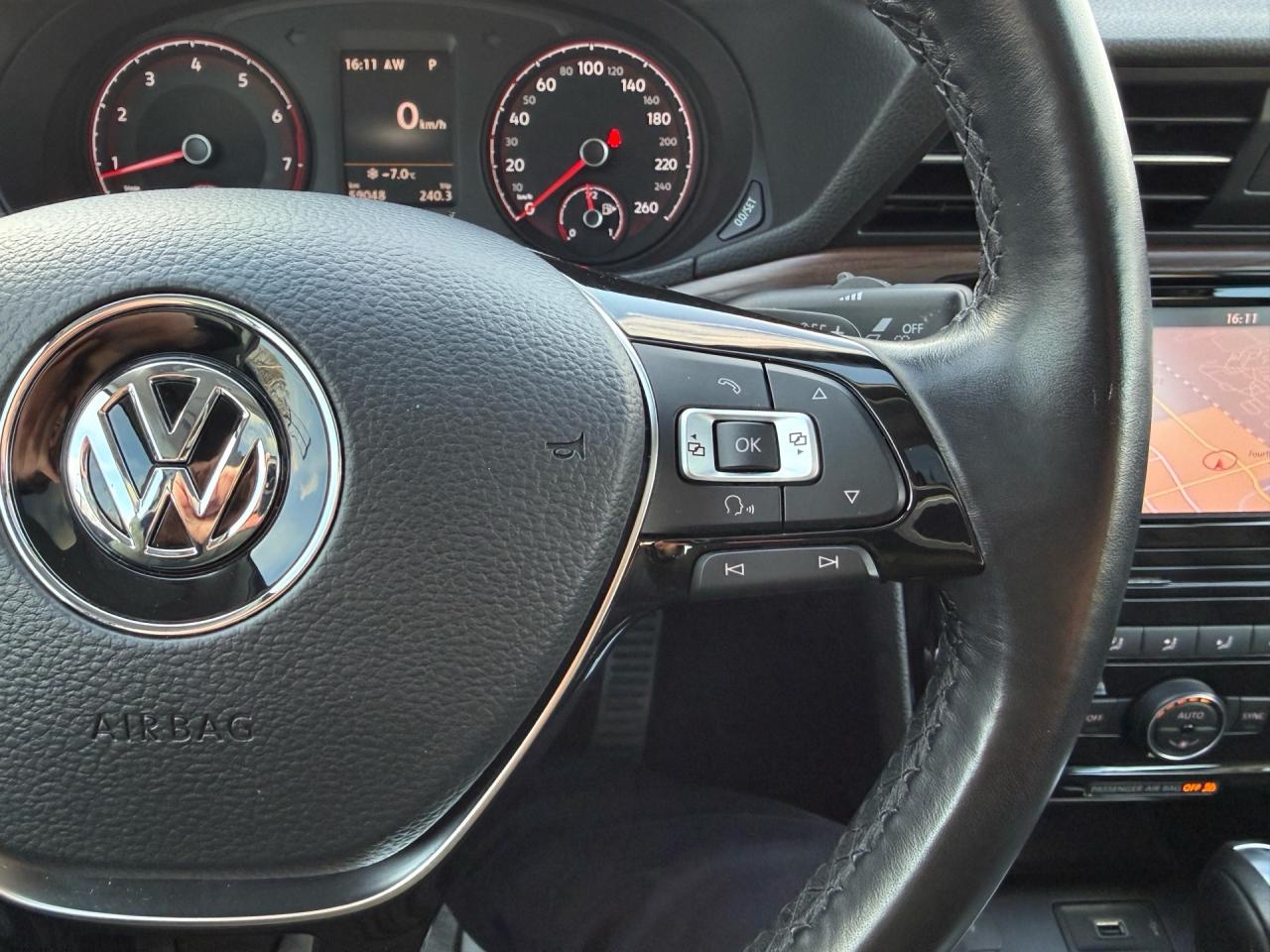 2020 Volkswagen Passat Execline R-Line  ACCIDENT FREE 1-OWNER MINT Photo