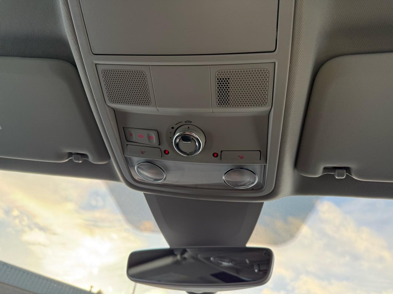 2020 Volkswagen Passat Execline R-Line  ACCIDENT FREE 1-OWNER MINT Photo