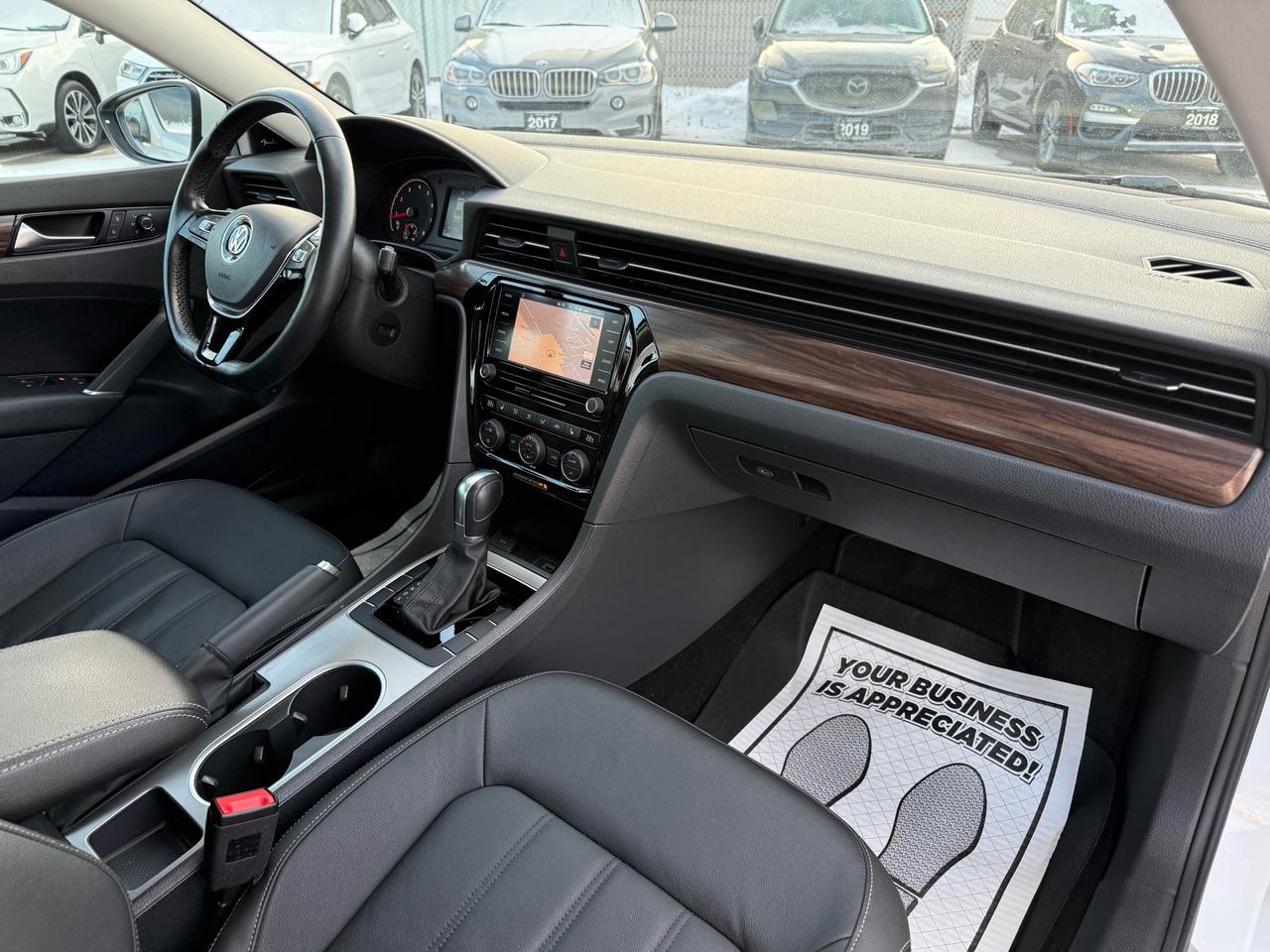 2020 Volkswagen Passat Execline R-Line  ACCIDENT FREE 1-OWNER MINT Photo