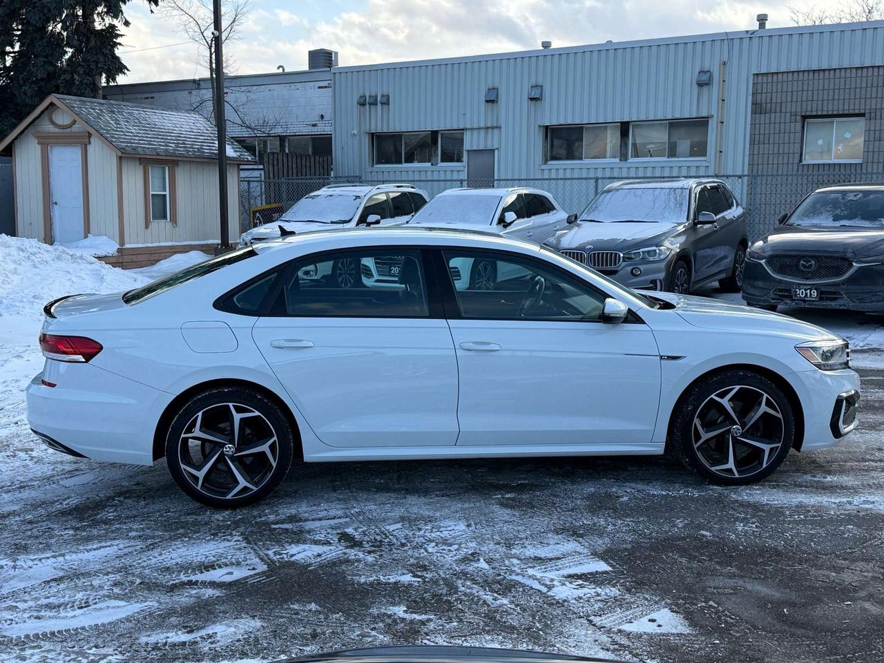 2020 Volkswagen Passat Execline R-Line  ACCIDENT FREE 1-OWNER MINT Photo