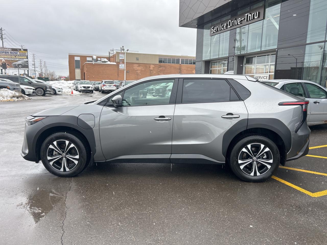 2024 Toyota bZ4X XLE AWD   CLEAN CARFAX   ONE OWNER Photo