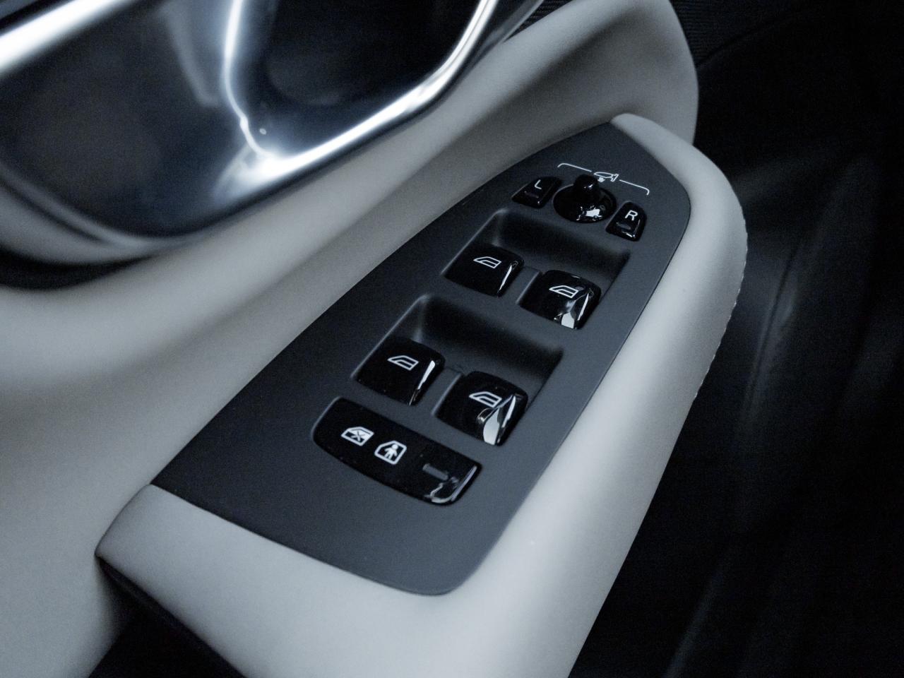 2025 Volvo XC90 2025.5 B6 AWD Bright Theme 7-Seater  CARDAMOM  CPO Photo