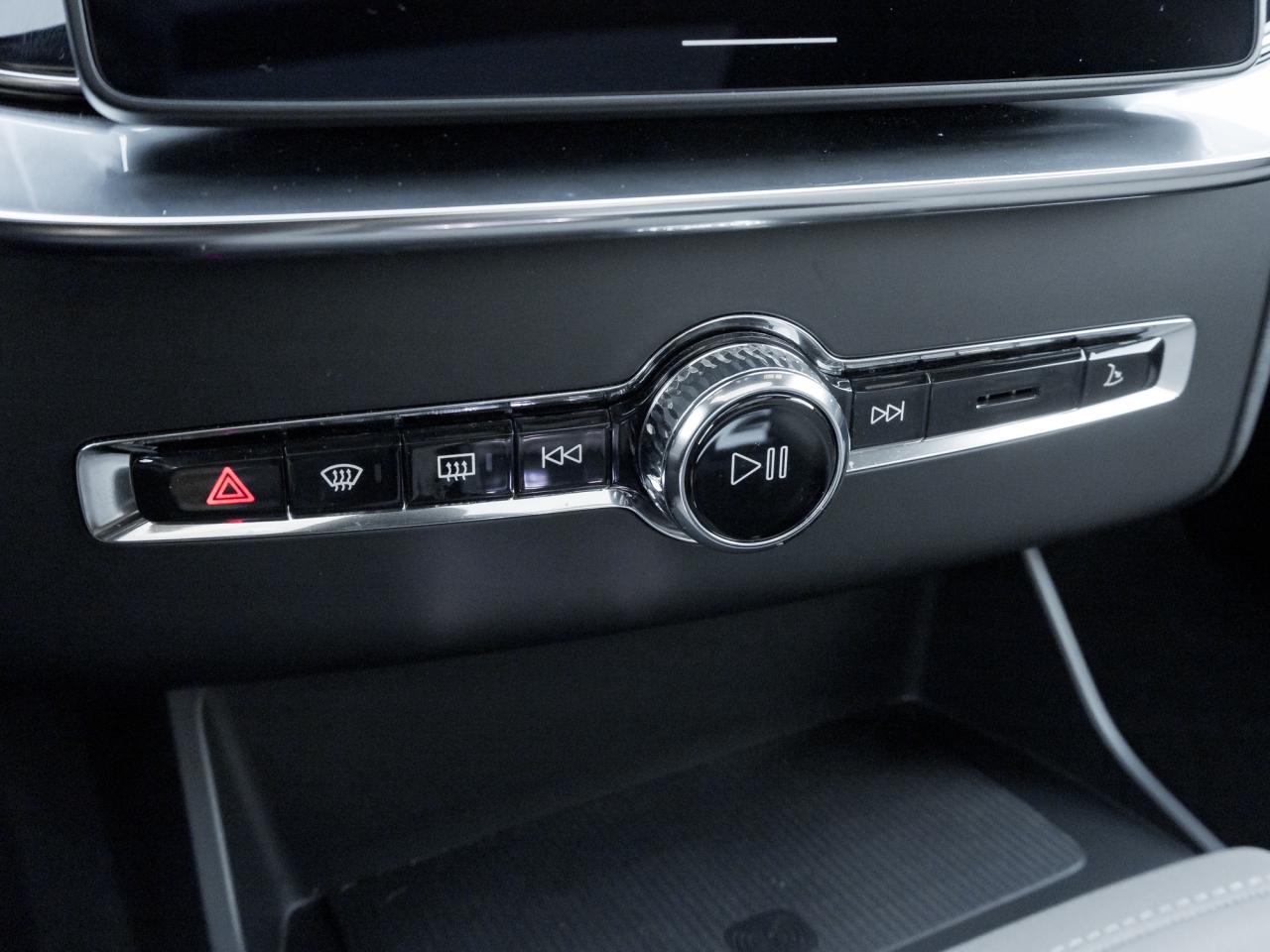 2025 Volvo XC90 2025.5 B6 AWD Bright Theme 7-Seater  CARDAMOM  CPO Photo