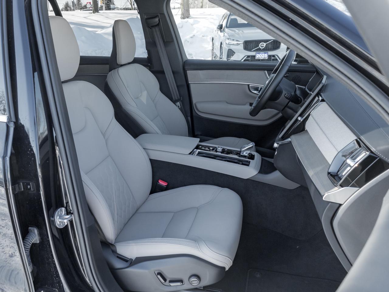 2025 Volvo XC90 2025.5 B6 AWD Bright Theme 7-Seater  CARDAMOM  CPO Photo