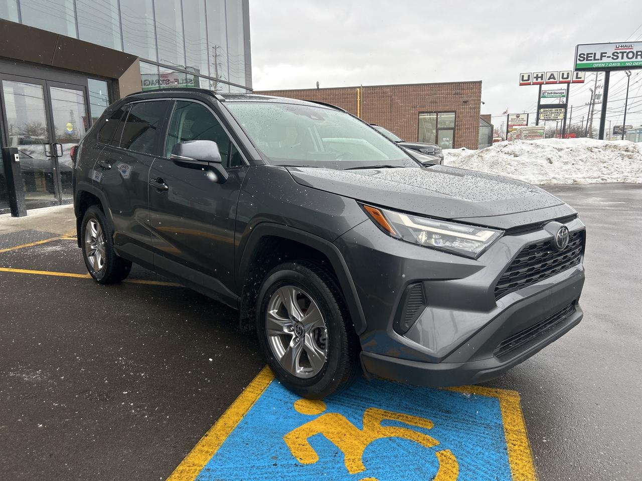 2022 Toyota RAV4 XLE AWD   CLEAN CARFAX Photo