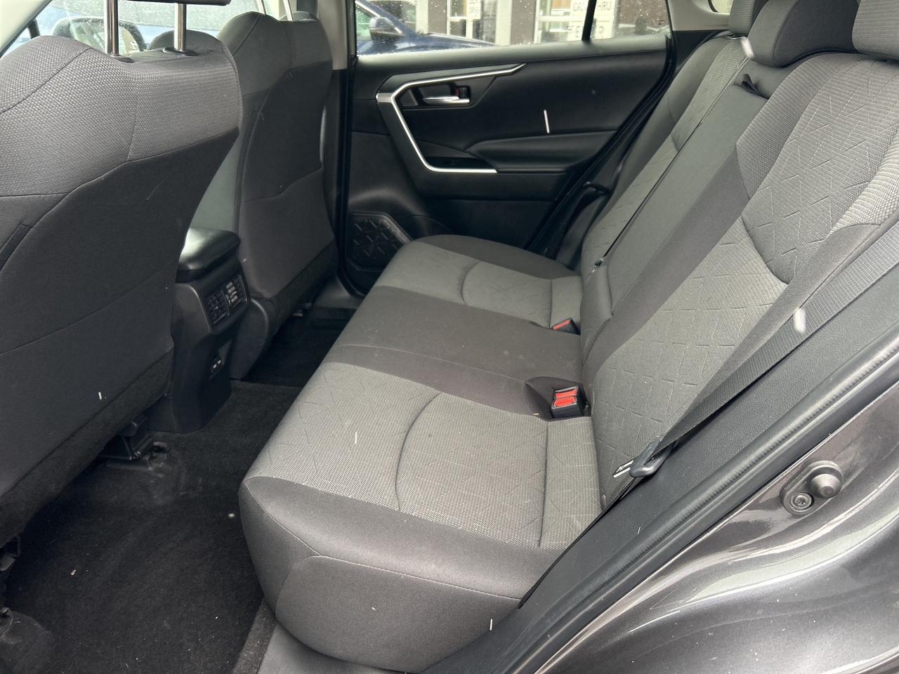 2022 Toyota RAV4 XLE AWD   CLEAN CARFAX Photo