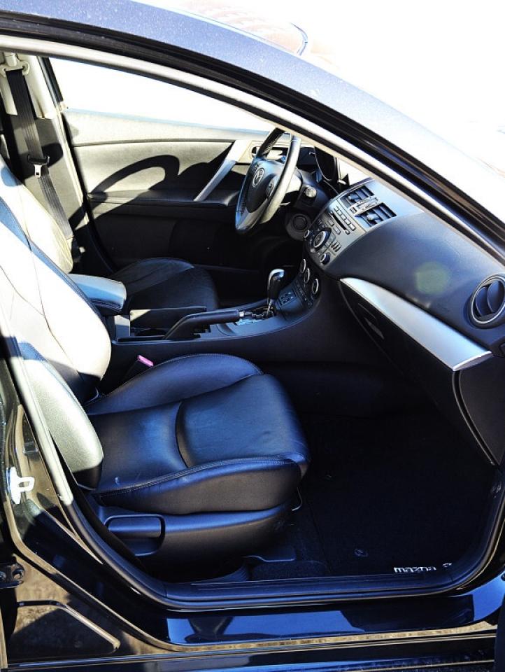 2012 Mazda MAZDA3 4dr Sedan AUTOMATIC GT Edition Photo