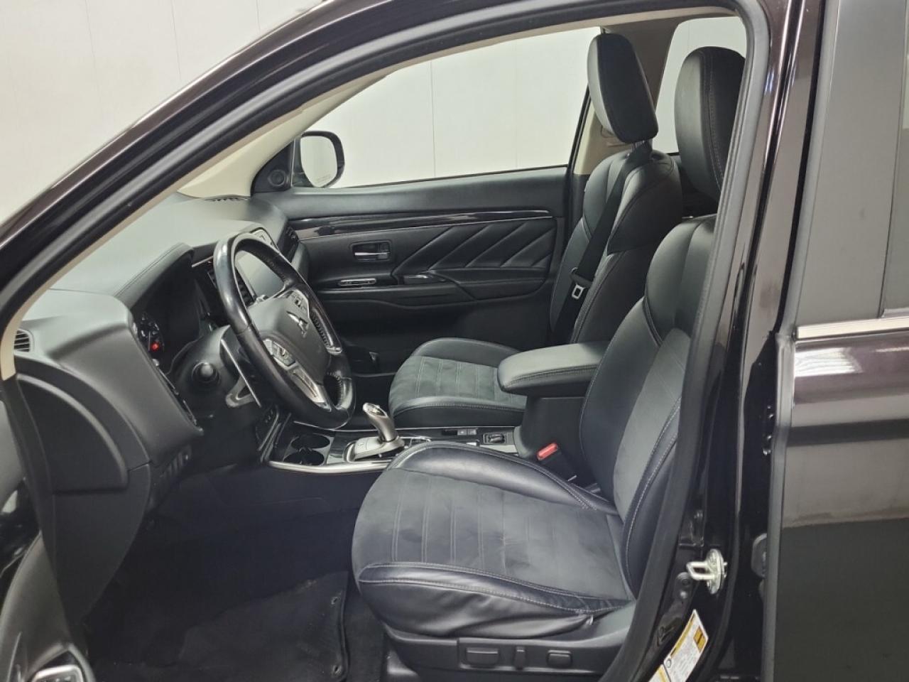 2020 Mitsubishi Outlander PHEV SEL 4dr AWC Automatic Photo