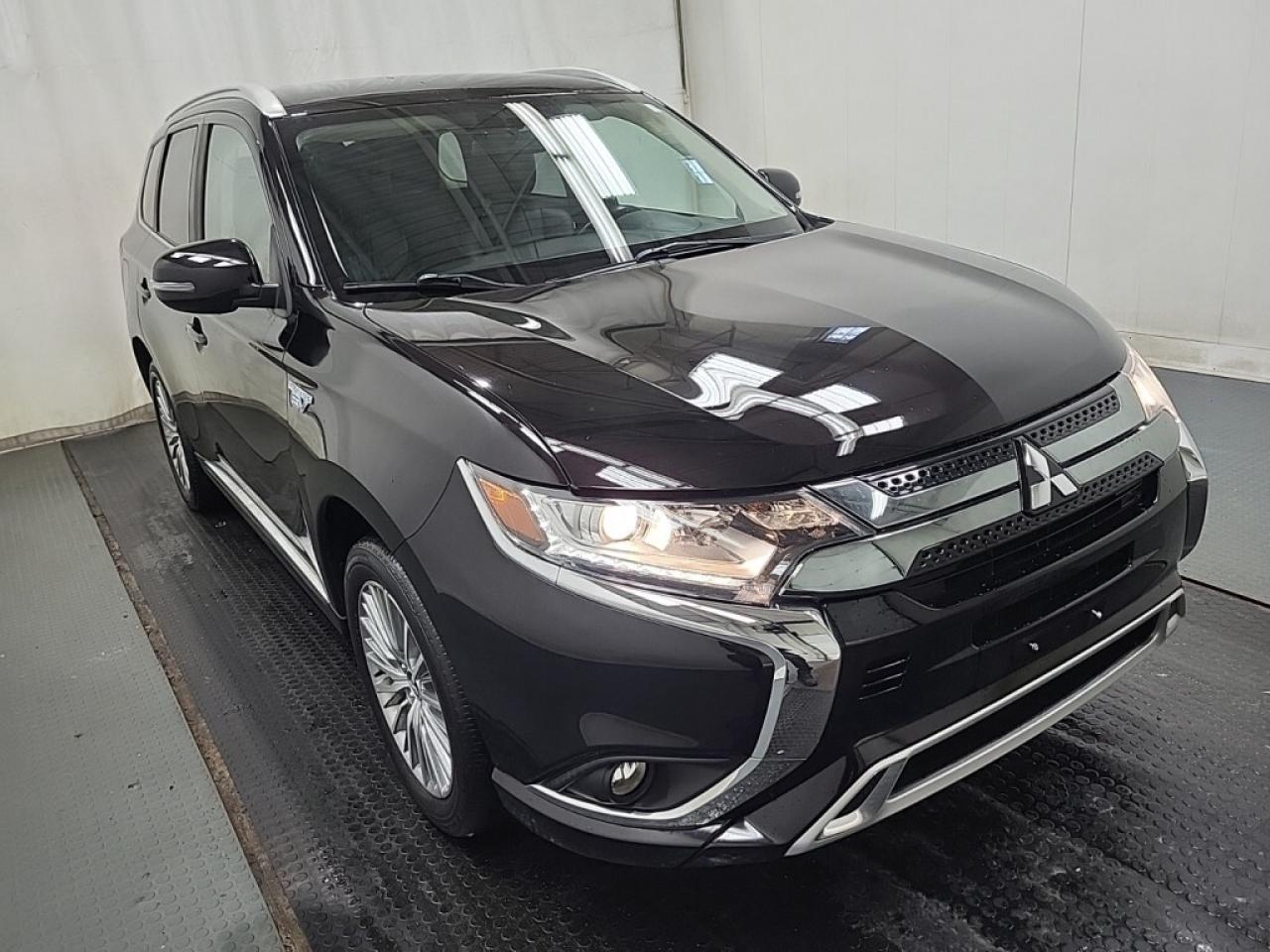 2020 Mitsubishi Outlander PHEV SEL 4dr AWC Automatic Photo4