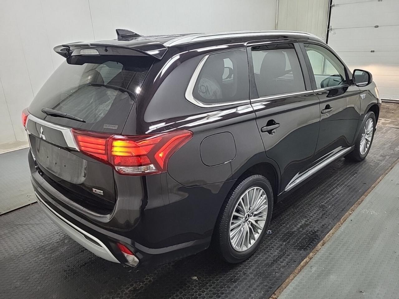 2020 Mitsubishi Outlander PHEV SEL 4dr AWC Automatic Photo