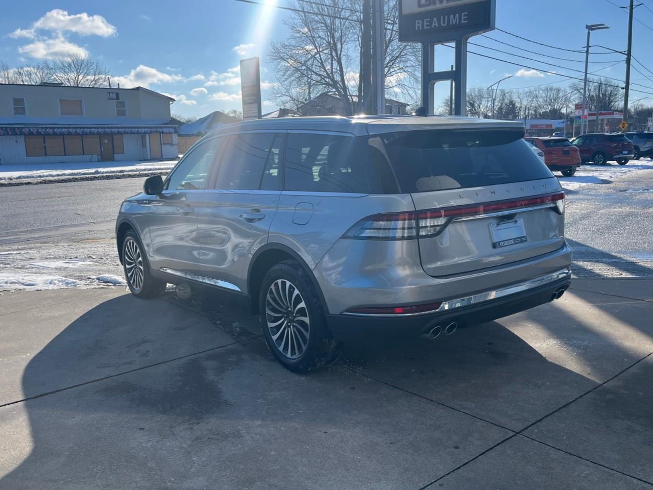 2023 Lincoln Aviator RESERVE PREMIUM FIT AND FINISH Photo