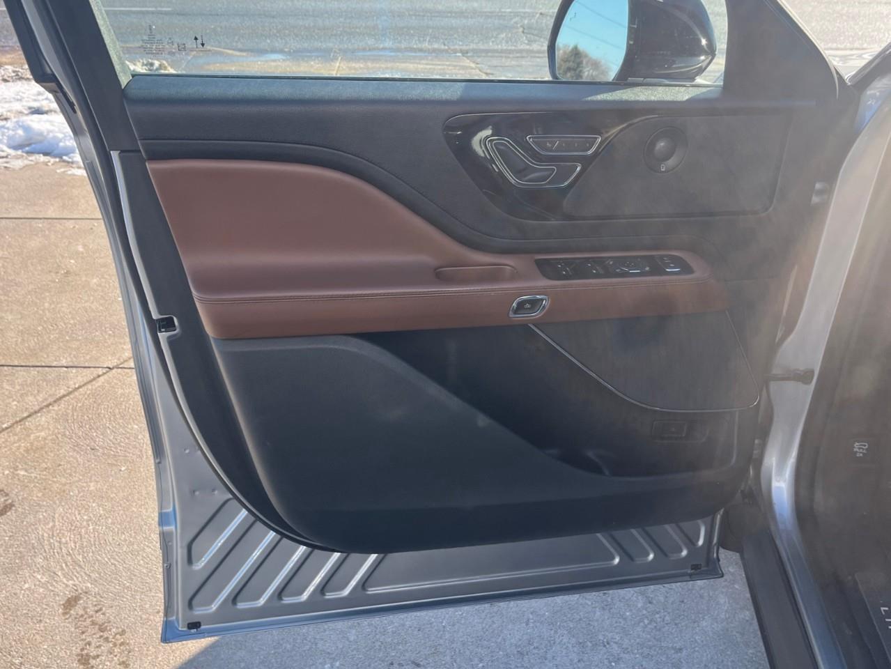 2023 Lincoln Aviator RESERVE PREMIUM FIT AND FINISH Photo
