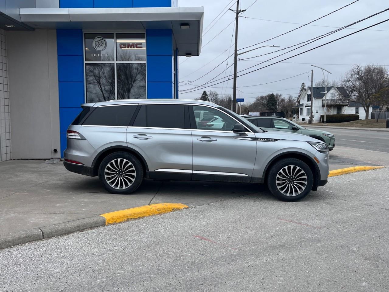 2023 Lincoln Aviator RESERVE PREMIUM FIT AND FINISH Photo