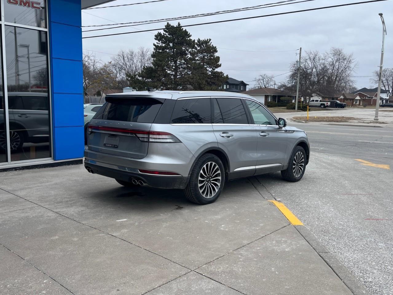 2023 Lincoln Aviator RESERVE PREMIUM FIT AND FINISH Photo4