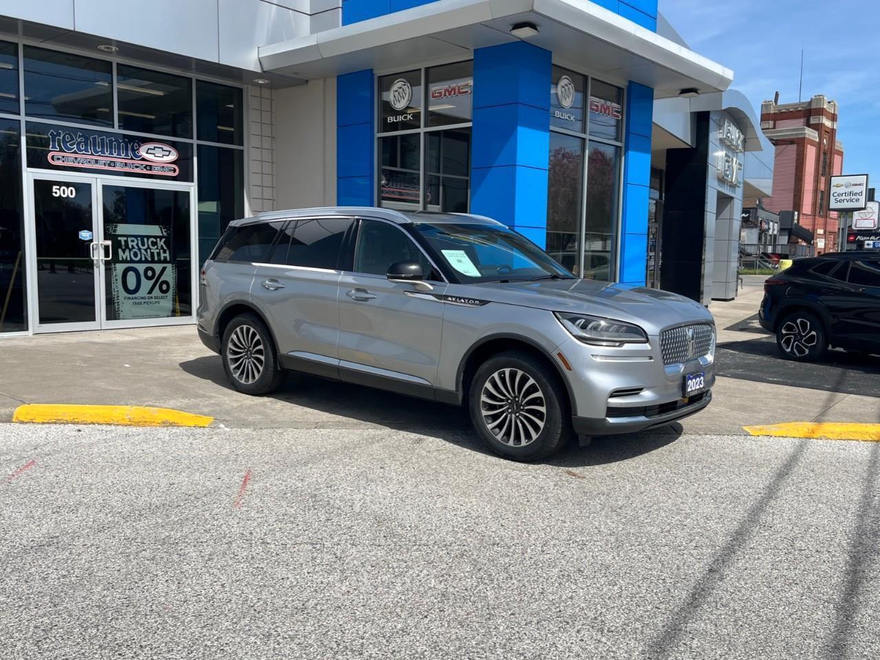 2023 Lincoln Aviator RESERVE PREMIUM FIT AND FINISH Photo2