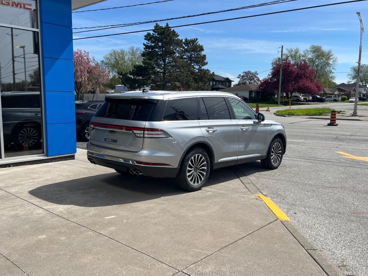 2023 Lincoln Aviator RESERVE PREMIUM FIT AND FINISH Photo4