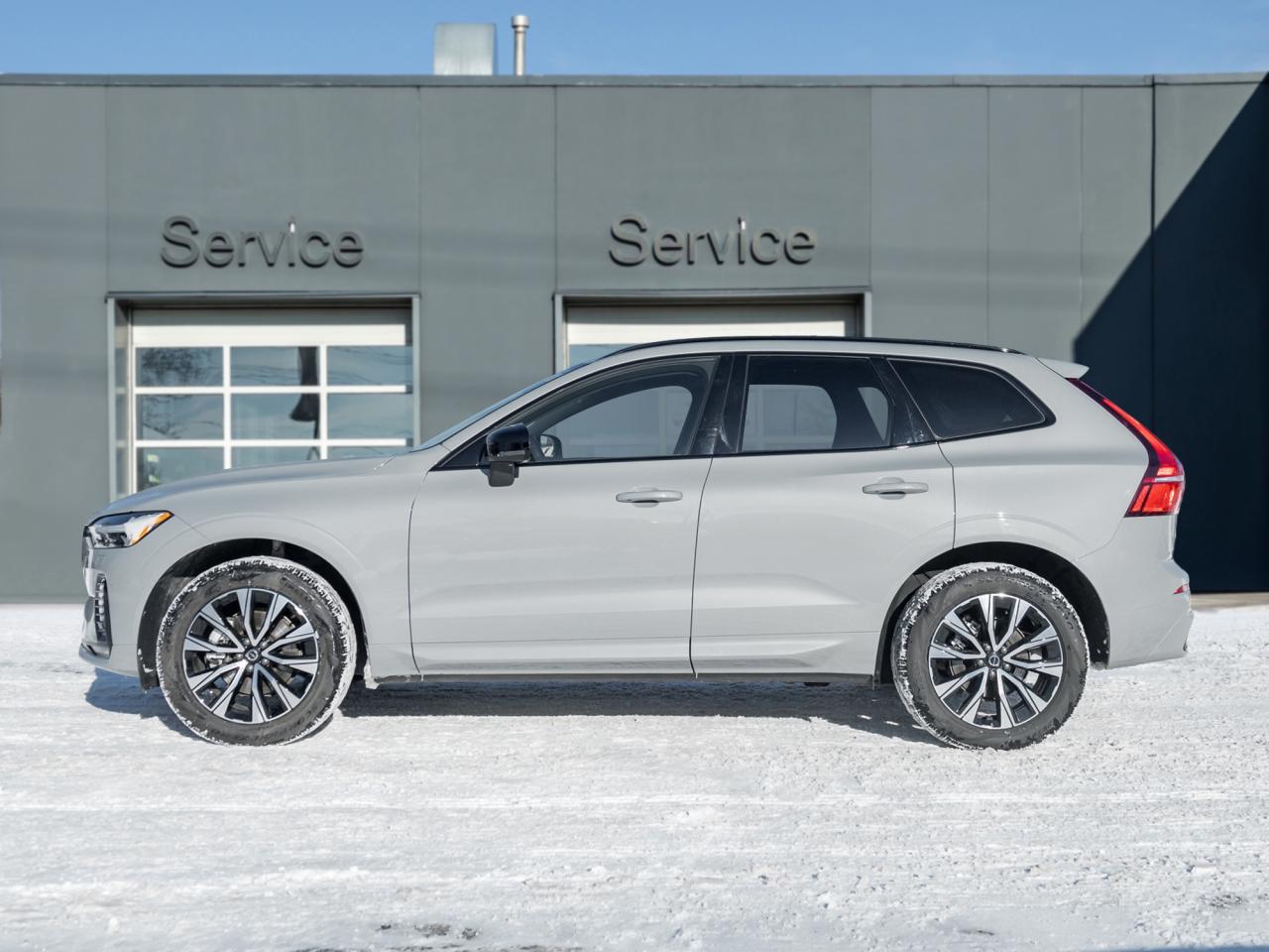 2025 Volvo XC60 B5 AWD Core Dark Theme  19" ALLOY WHEEL  VOLVO CPO Photo