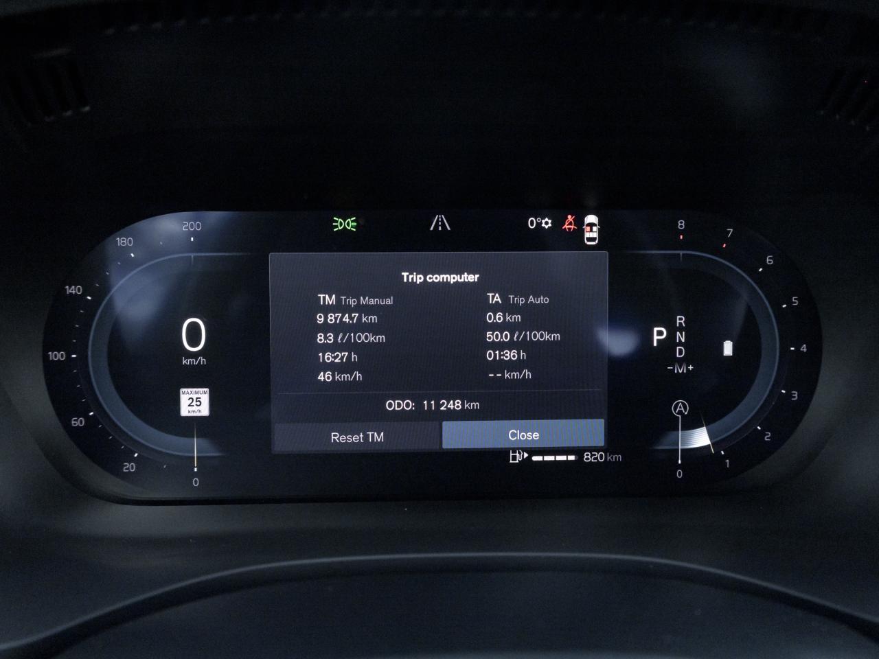 2025 Volvo XC60 B5 AWD Core Dark Theme  19" ALLOY WHEEL  VOLVO CPO Photo