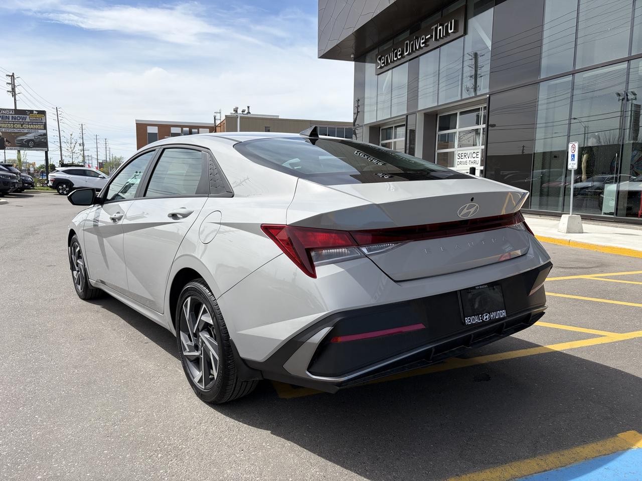 2025 Hyundai Elantra Preferred IVT w-Tech Pkg   Starting from 4.69% OAC Photo2