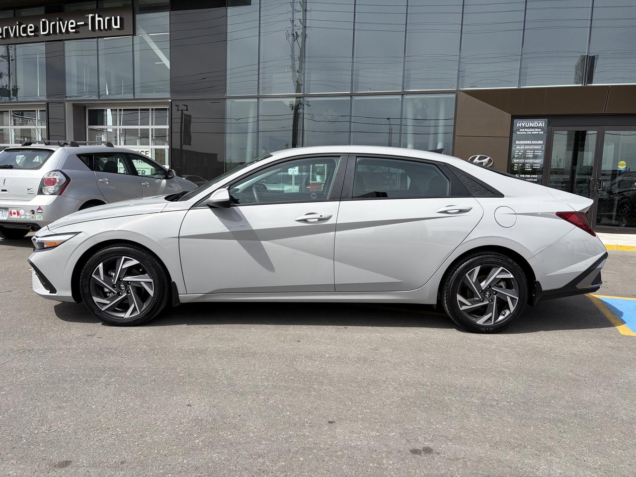 2025 Hyundai Elantra Preferred IVT w-Tech Pkg   Starting from 4.69% OAC Photo