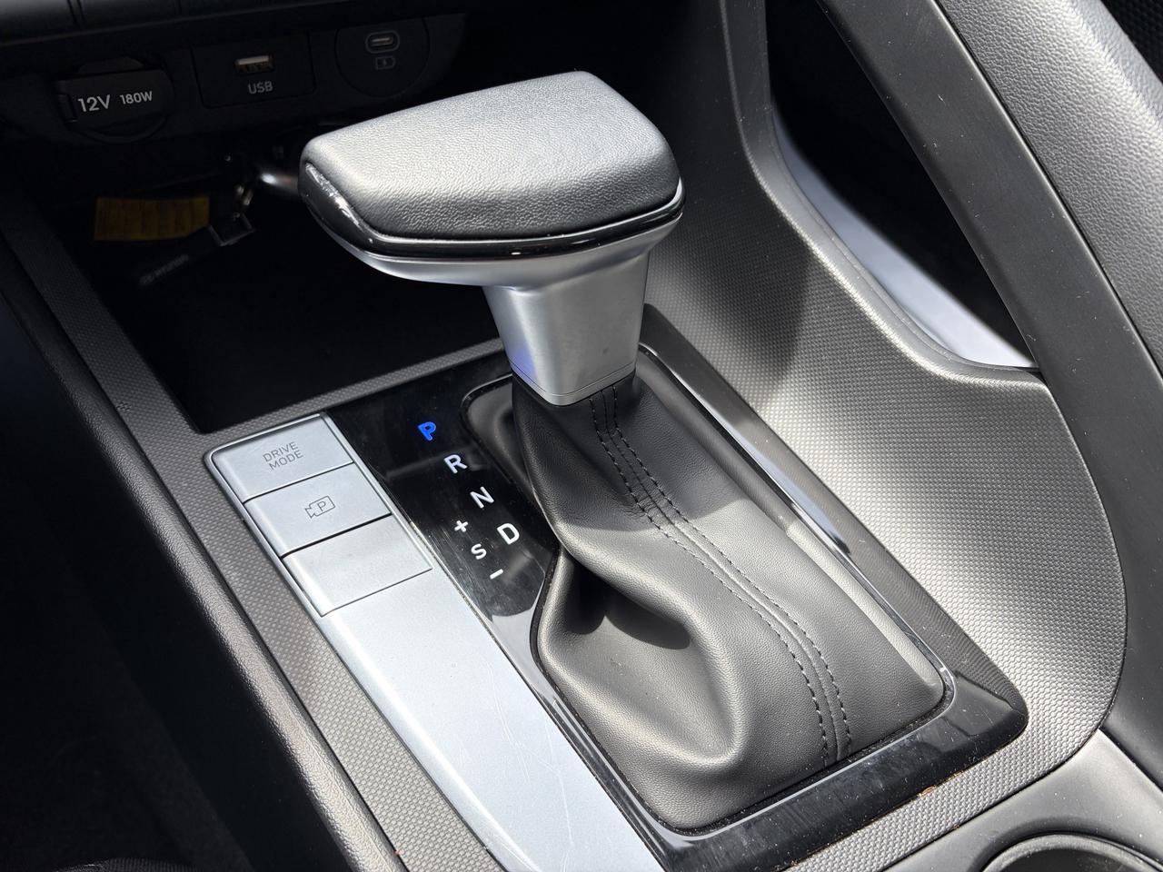 2025 Hyundai Elantra Preferred IVT w-Tech Pkg   Starting from 4.69% OAC Photo