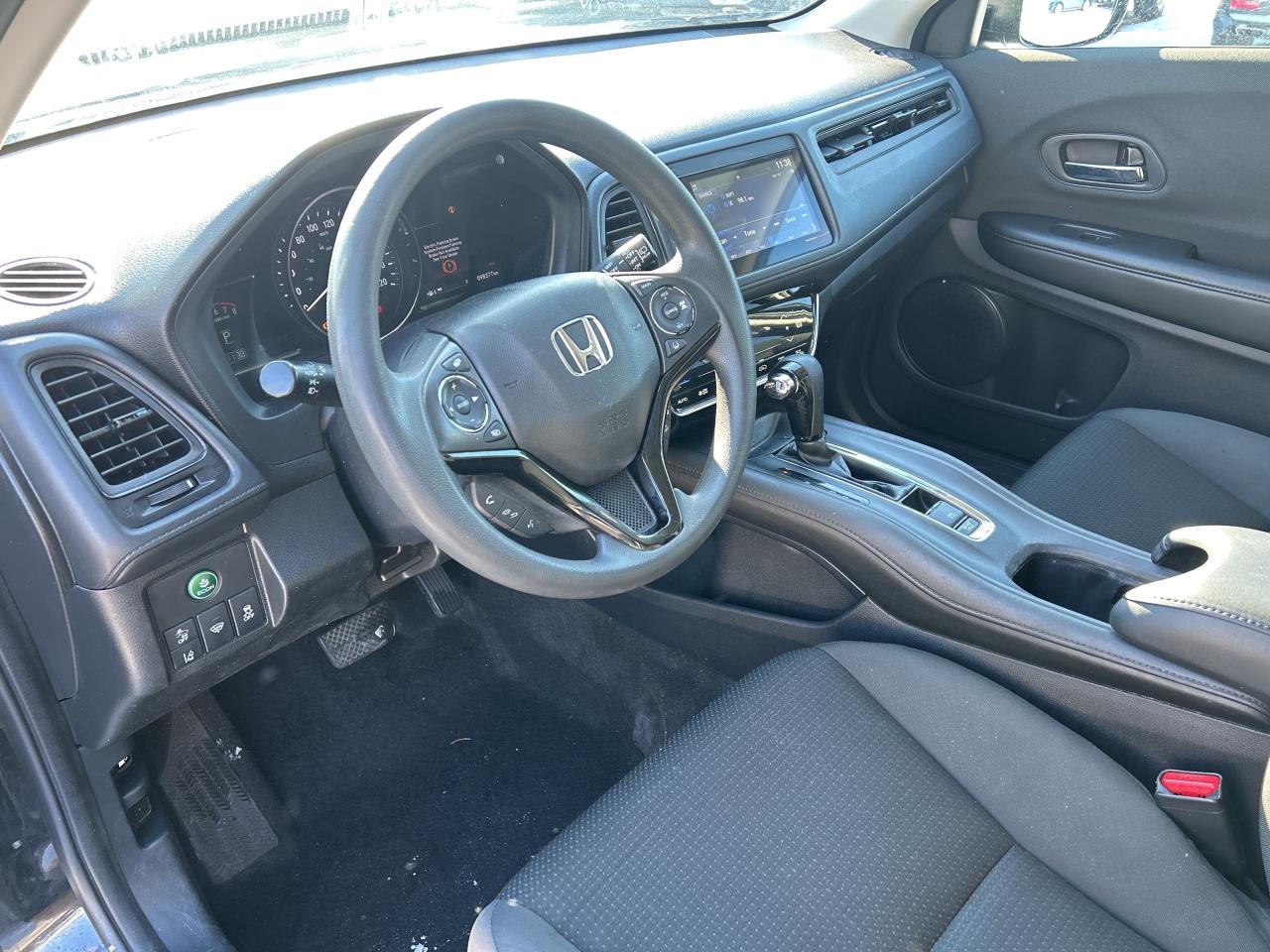 2020 Honda HR-V LX FWD CarPlay  Bluetooth Rear Camera H.Seats Photo