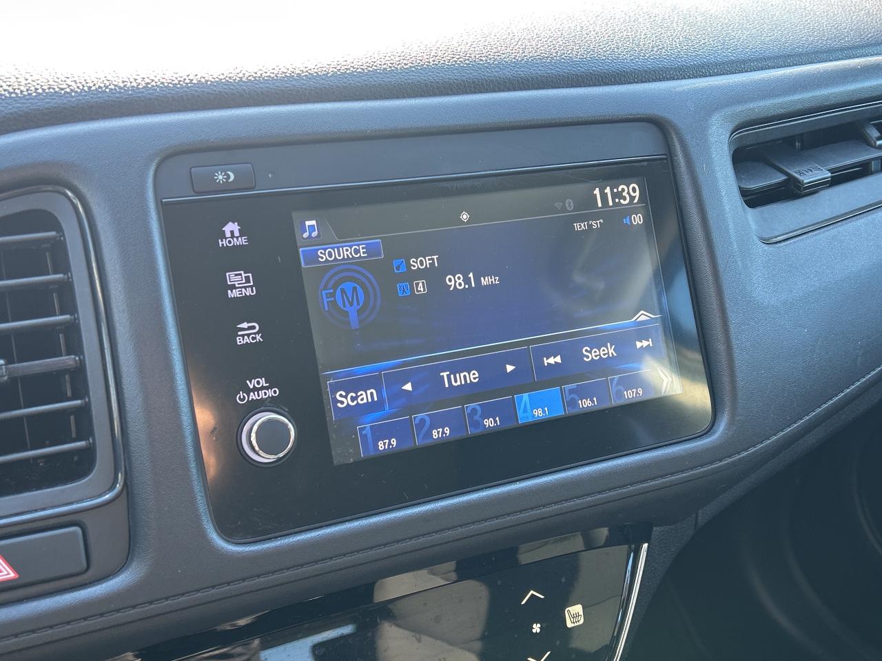 2020 Honda HR-V LX FWD CarPlay  Bluetooth Rear Camera H.Seats Photo