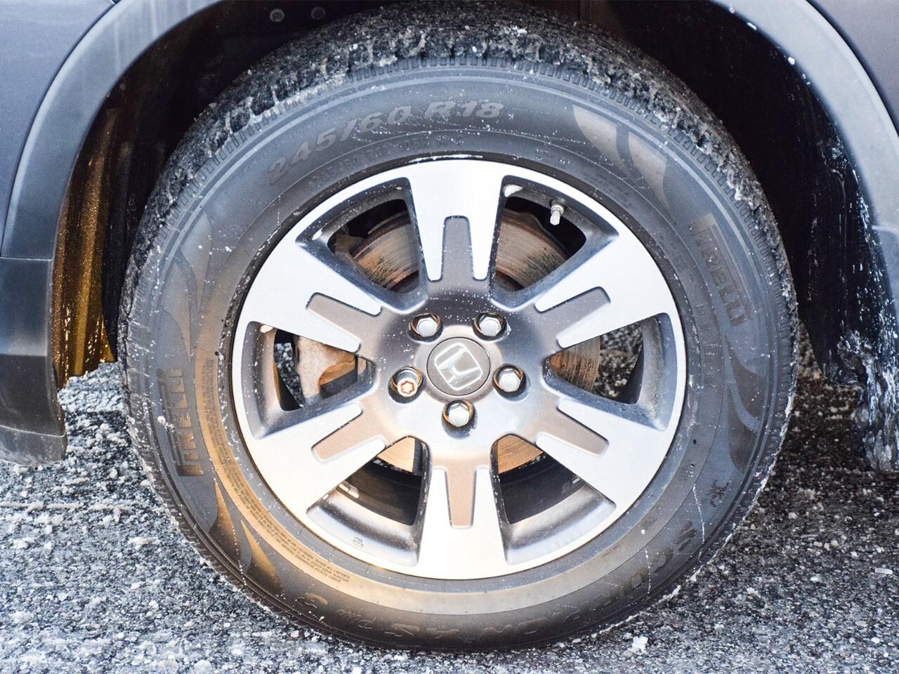 2018 Honda Ridgeline TOURING, HEATED AND COOLED SEATS, TONNEAU COVER Photo4