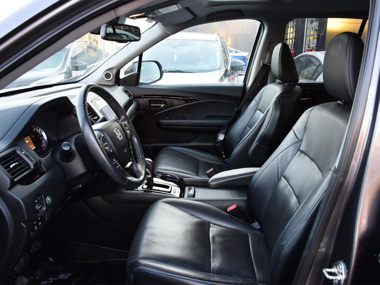 2018 Honda Ridgeline TOURING, HEATED AND COOLED SEATS, TONNEAU COVER Photo