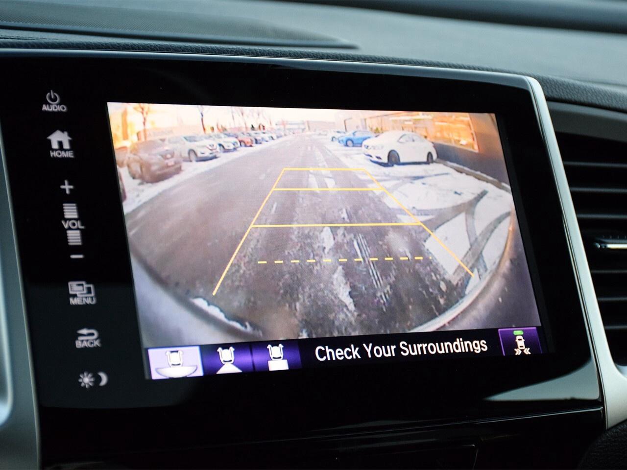 2018 Honda Ridgeline TOURING, HEATED AND COOLED SEATS, TONNEAU COVER Photo