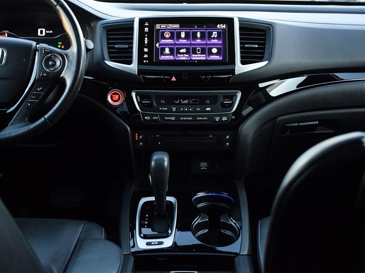 2018 Honda Ridgeline TOURING, HEATED AND COOLED SEATS, TONNEAU COVER Photo