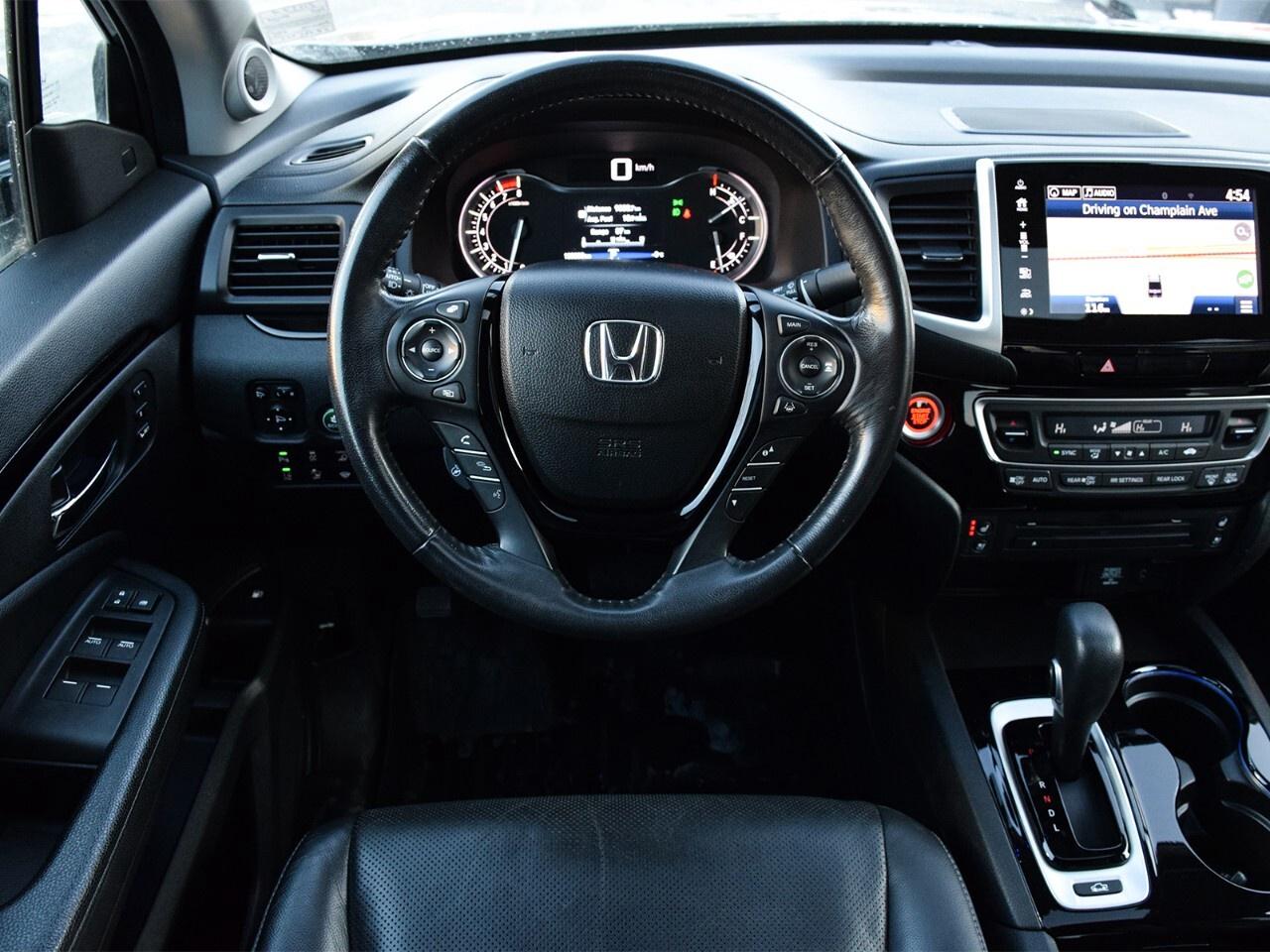 2018 Honda Ridgeline TOURING, HEATED AND COOLED SEATS, TONNEAU COVER Photo