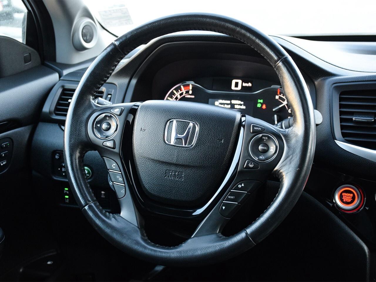 2018 Honda Ridgeline TOURING, HEATED AND COOLED SEATS, TONNEAU COVER Photo