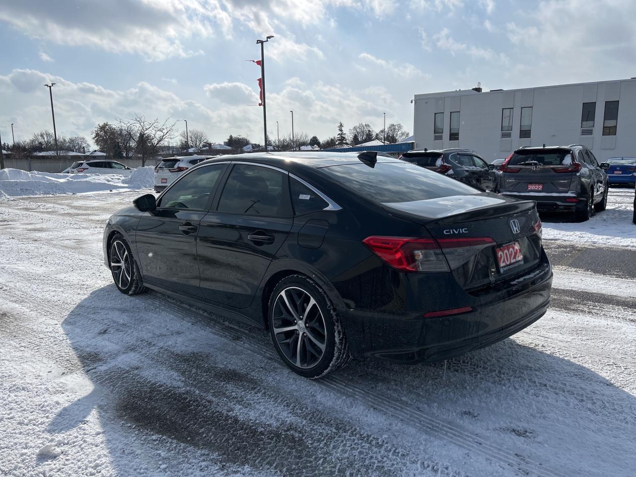 2022 Honda Civic Sedan Touring Leather  Navigation  Sunroof  CarPlay Photo3