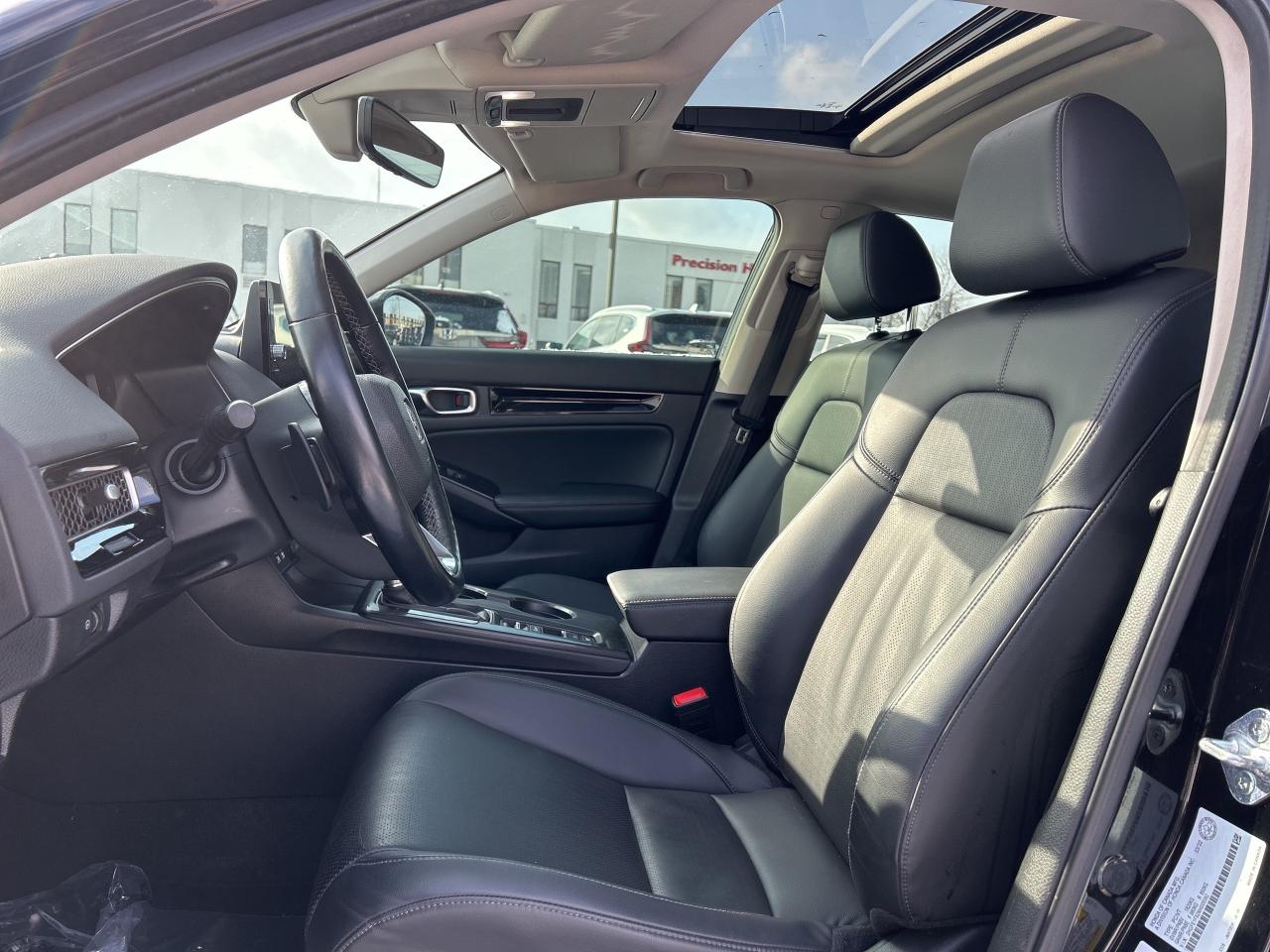 2022 Honda Civic Sedan Touring Leather  Navigation  Sunroof  CarPlay Photo