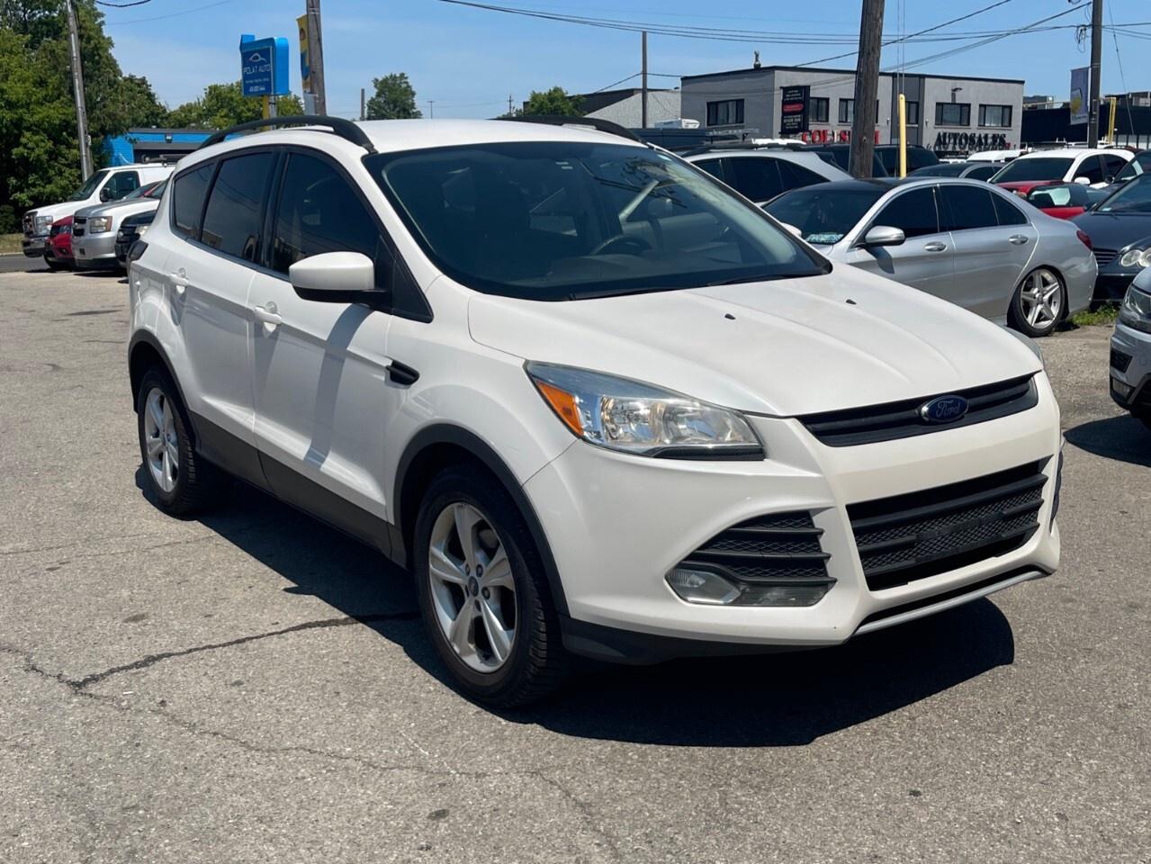 2014 Ford Escape FWD 4dr SE Navigation/Backup cam/A/C/Heated seats Photo3