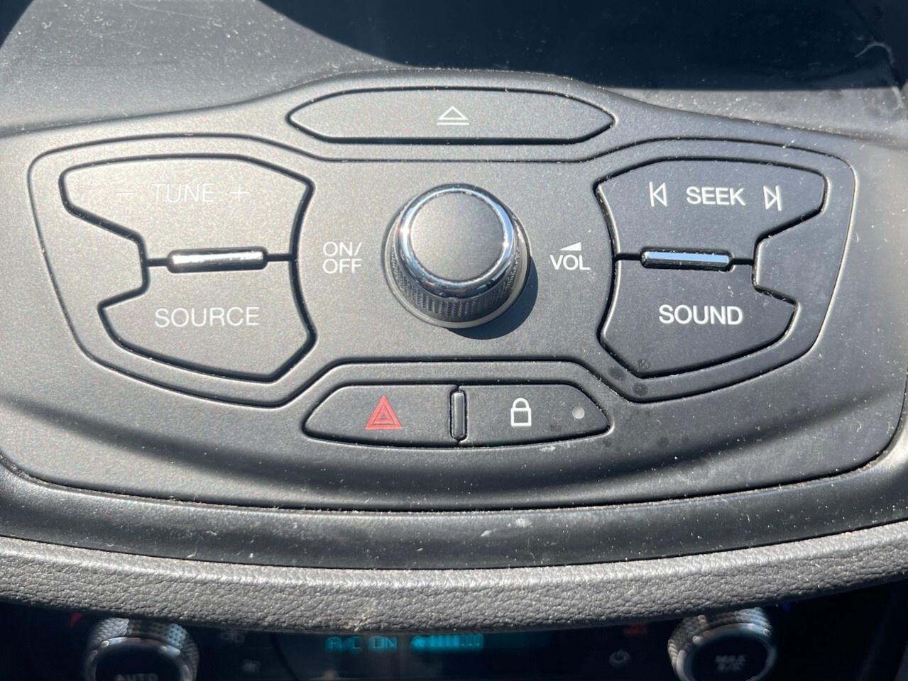 2014 Ford Escape FWD 4dr SE Navigation/Backup cam/A/C/Heated seats Photo