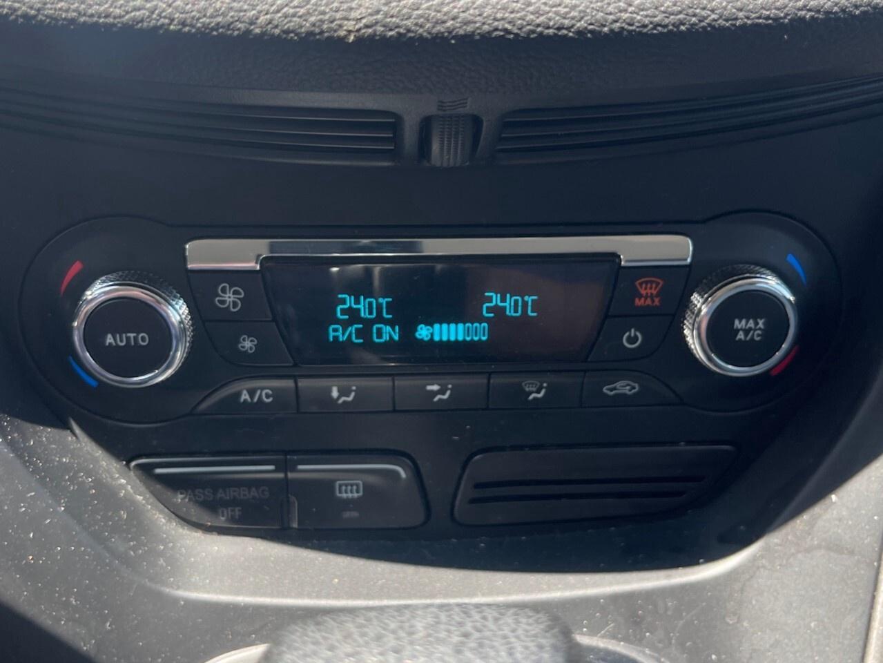 2014 Ford Escape FWD 4dr SE Navigation/Backup cam/A/C/Heated seats Photo