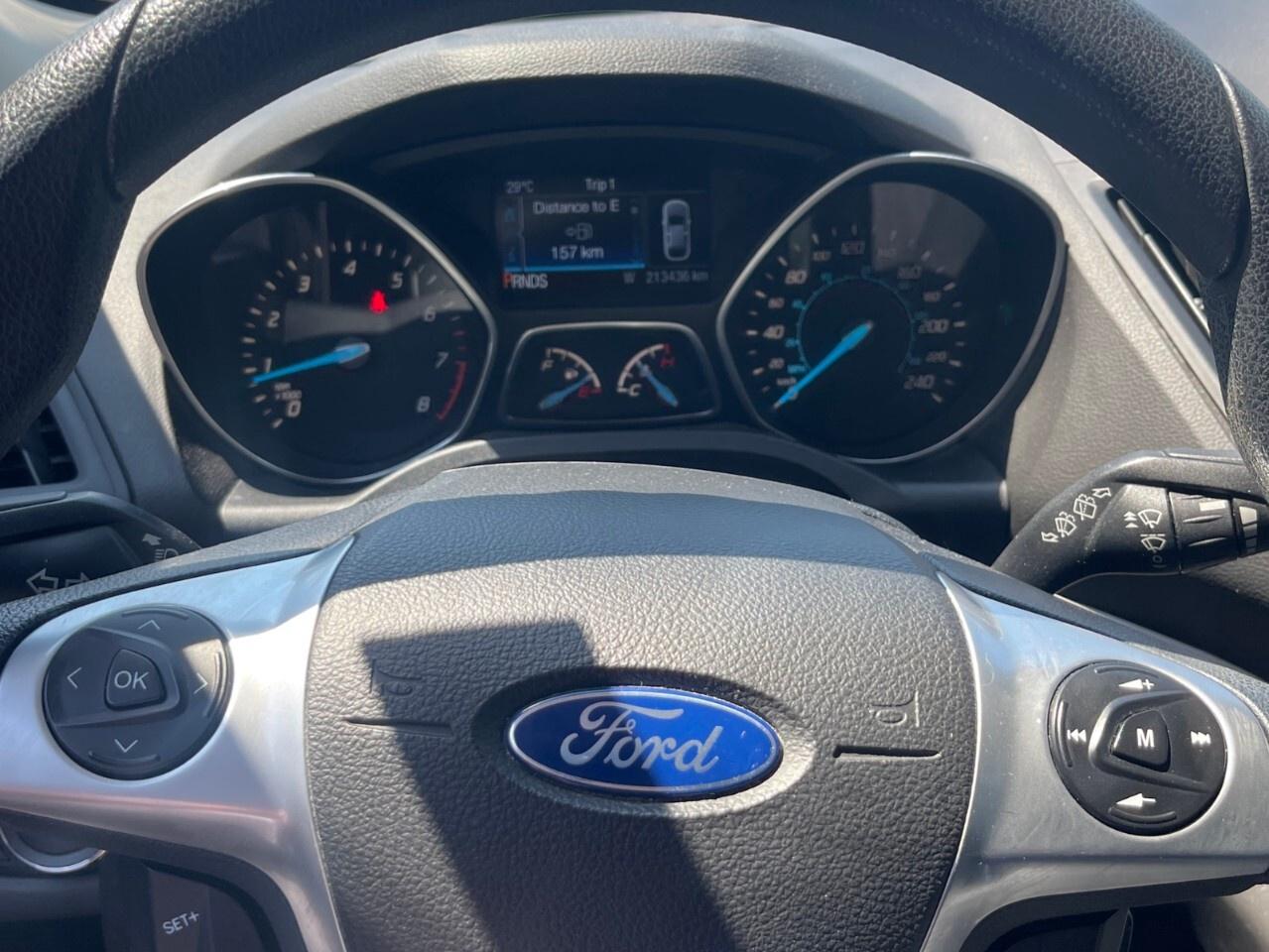 2014 Ford Escape FWD 4dr SE Navigation/Backup cam/A/C/Heated seats Photo