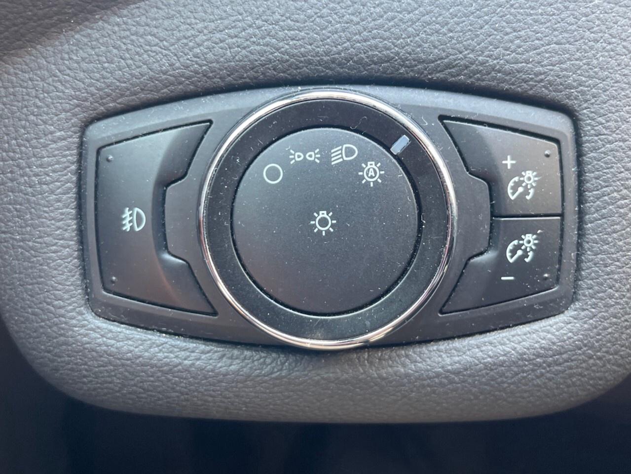 2014 Ford Escape FWD 4dr SE Navigation/Backup cam/A/C/Heated seats Photo