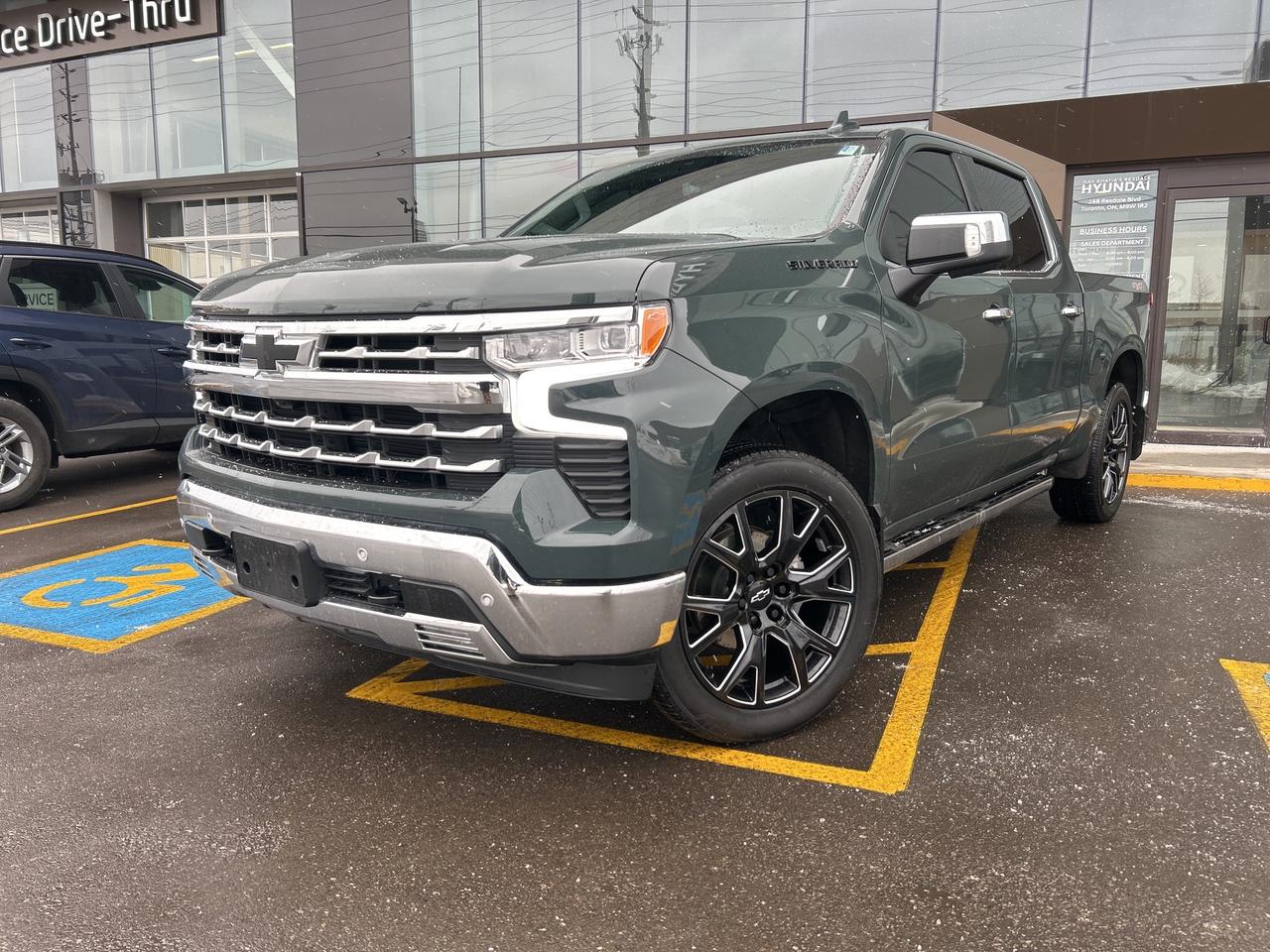 2025 Chevrolet Silverado 1500 4WD Crew Cab 147  LTZ   CLEAN CARFAX   ONE OWNER Photo