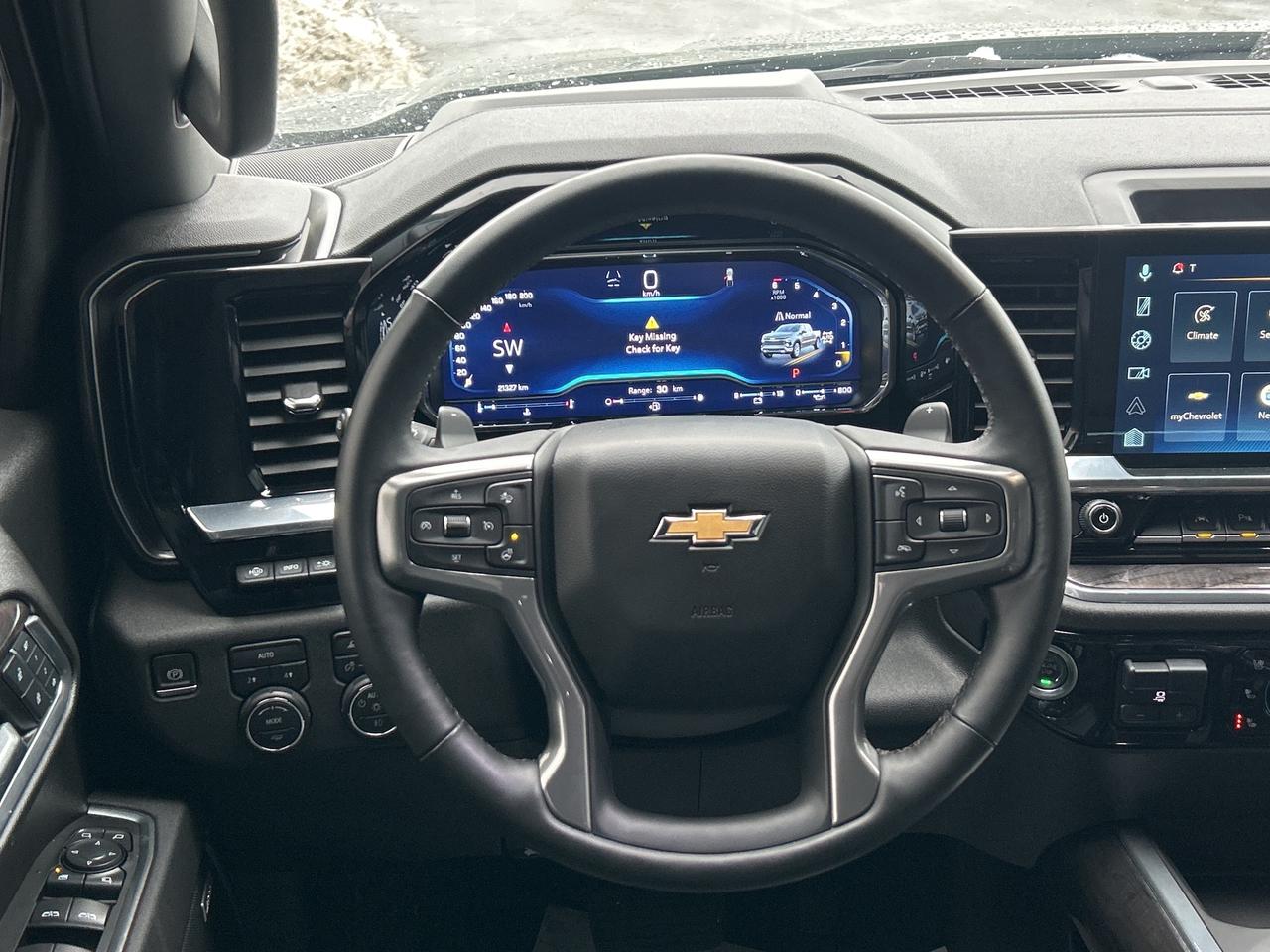 2025 Chevrolet Silverado 1500 4WD Crew Cab 147  LTZ   CLEAN CARFAX   ONE OWNER Photo