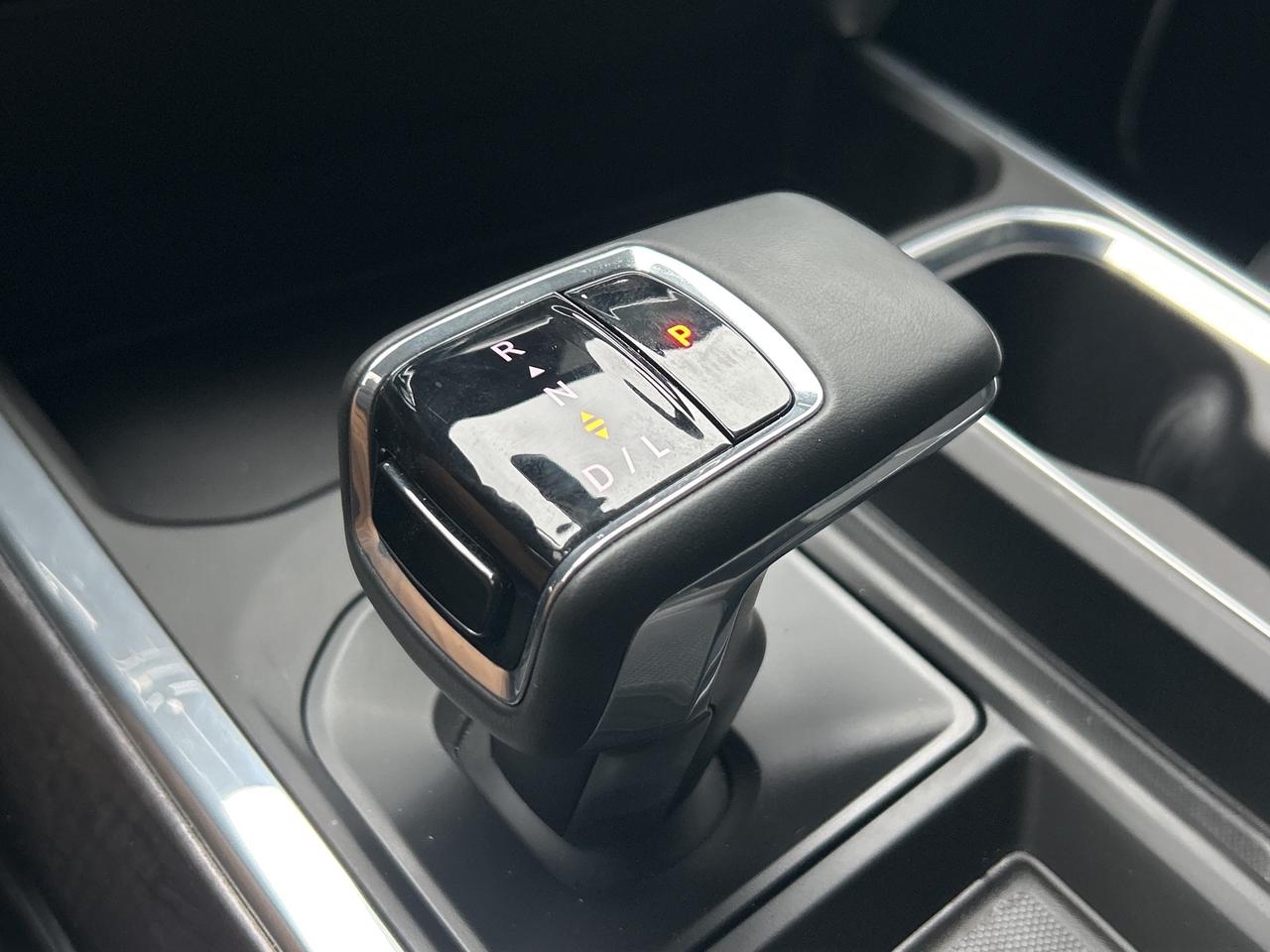 2025 Chevrolet Silverado 1500 4WD Crew Cab 147  LTZ   CLEAN CARFAX   ONE OWNER Photo