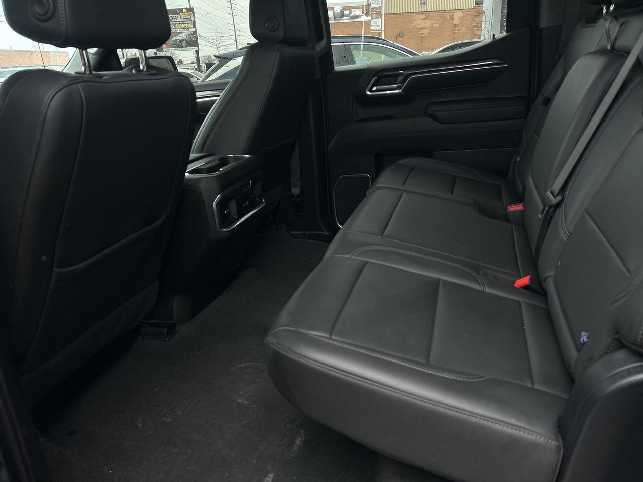 2025 Chevrolet Silverado 1500 4WD Crew Cab 147  LTZ   CLEAN CARFAX   ONE OWNER Photo