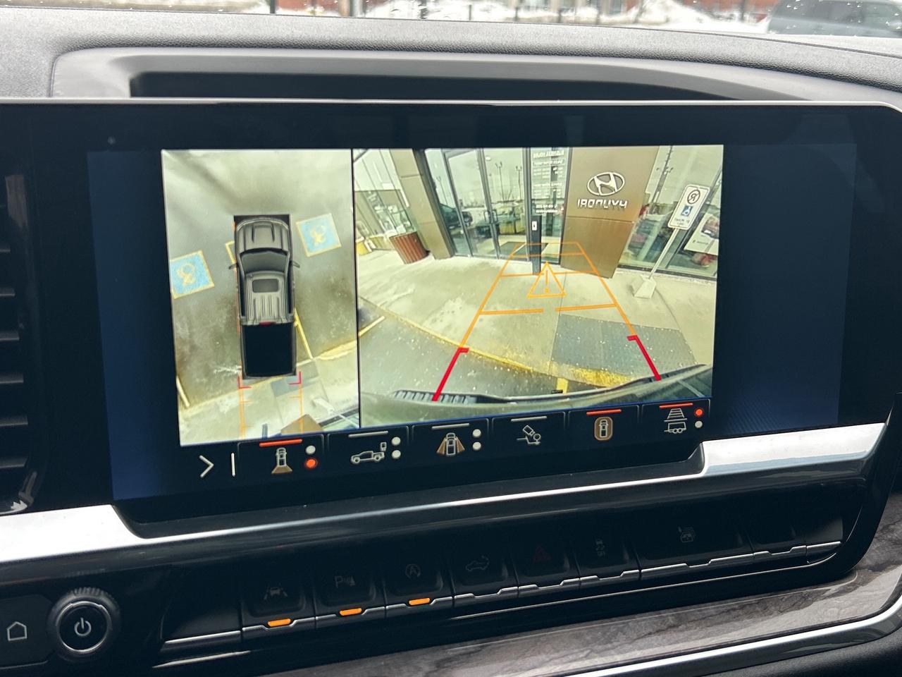 2025 Chevrolet Silverado 1500 4WD Crew Cab 147  LTZ   CLEAN CARFAX   ONE OWNER Photo