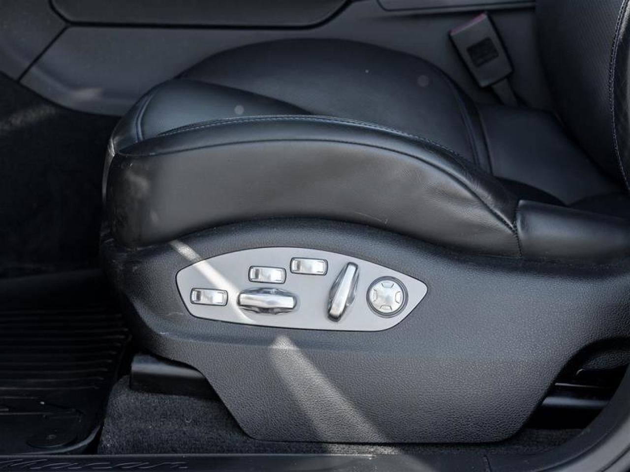 2023 Porsche Macan AWD CPO Premium Pkg Plus 20 Macan S Wheels in Jet Photo